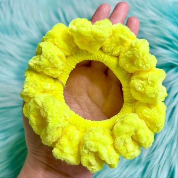 ARTISAN Large VELOUR Crochet Sunrise Bright Yellow Hair Scrunchie - Picture 4 of 6